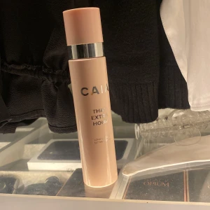 Caia settingspray - Helt ny caia settingspray som är använd 1 gång men passar inte riktigt med min hudtyp. Den är alltså helt ny och helt full, använt 2 sprays💓