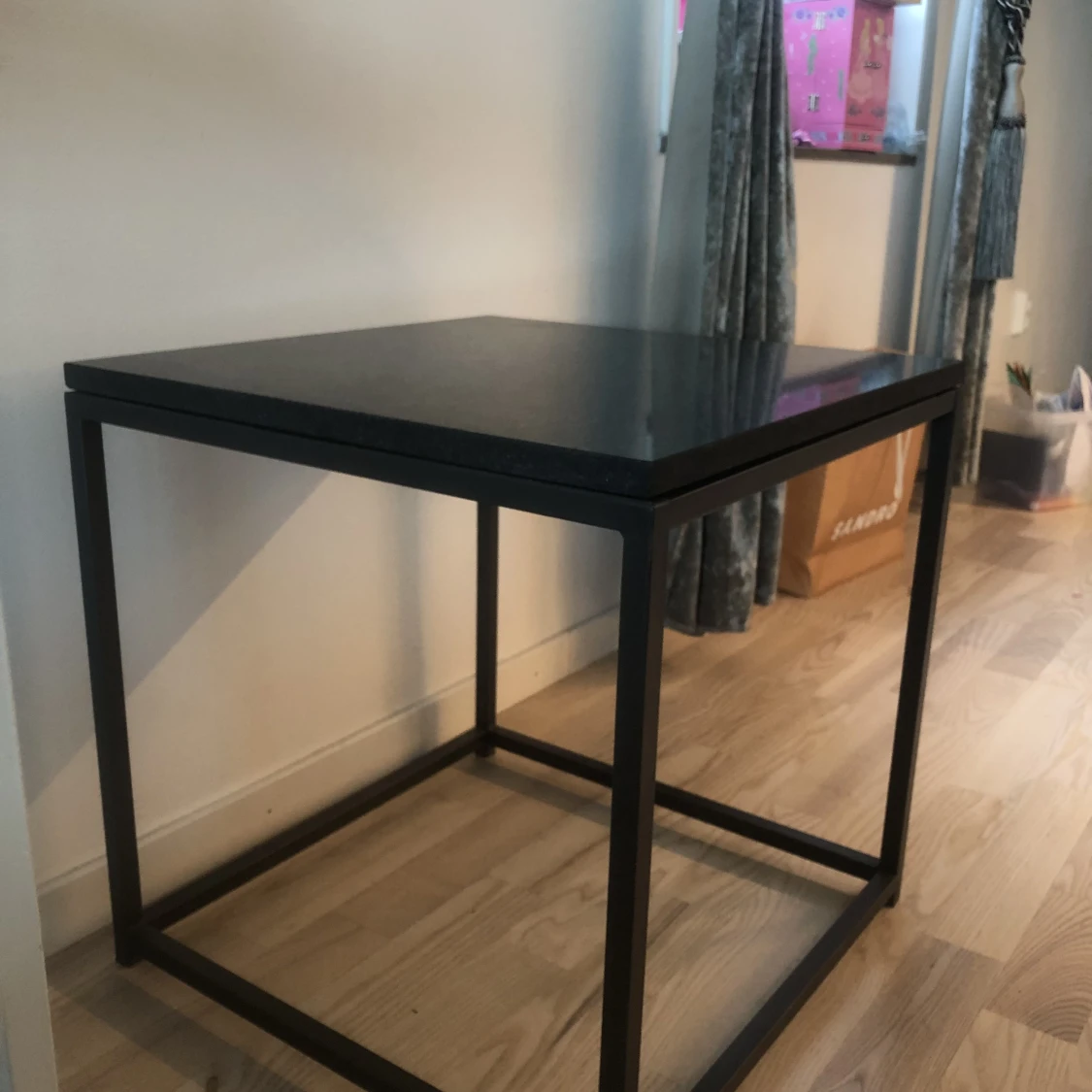 Svart marmorbord  - 91