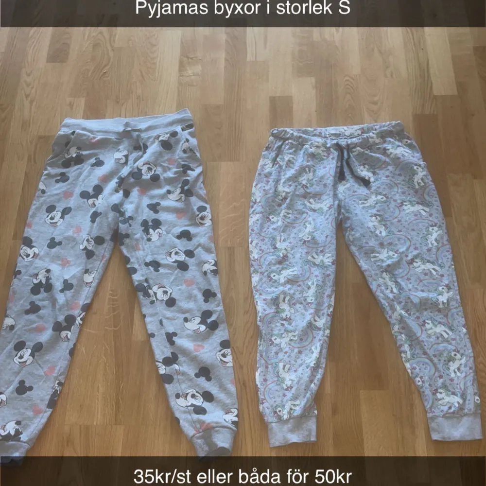 Pyjamas byxor i storlek S i båda fint skick 35kr/st eller båda för 50kr+ frakt eller bud. Jeans & Byxor.