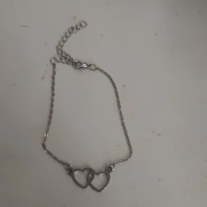 Armband  - Ett jätte fint armband som jag inte vill ha kvar den är från shein 