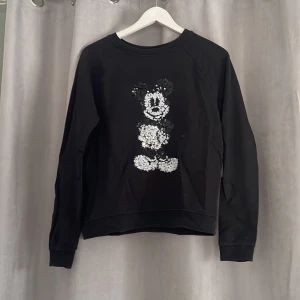 Sweet shirt  - En sweet shirt från KappAhl i strl.S med Musse pig.