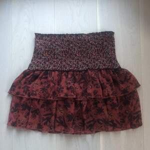 Denna jättefina kjolen från zara❤️bra skick❤️