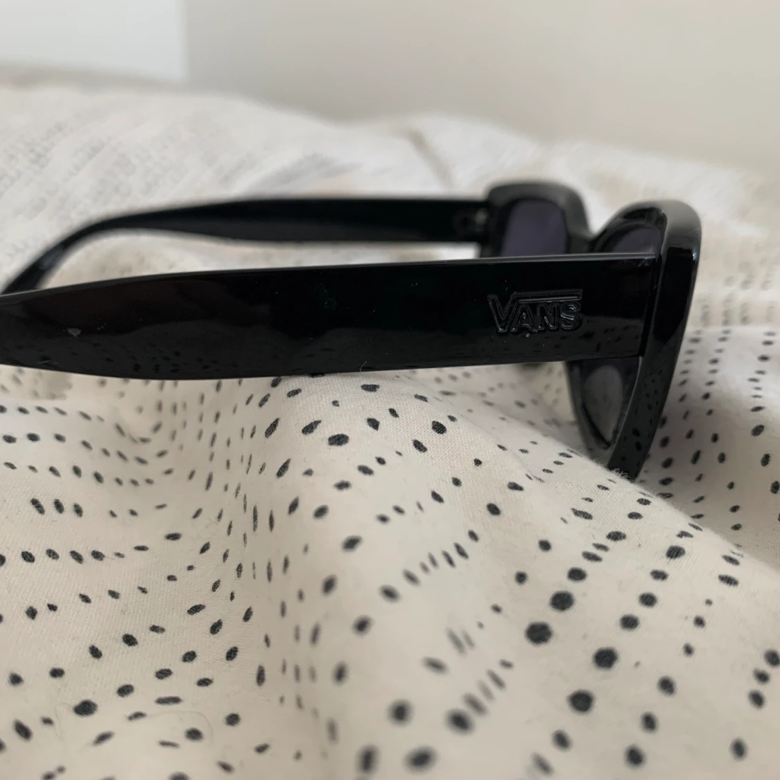 Oanvända solglasögon från vans  - 91