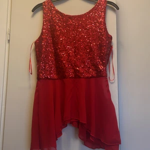 Röd topp  - Glittrig röd topp 