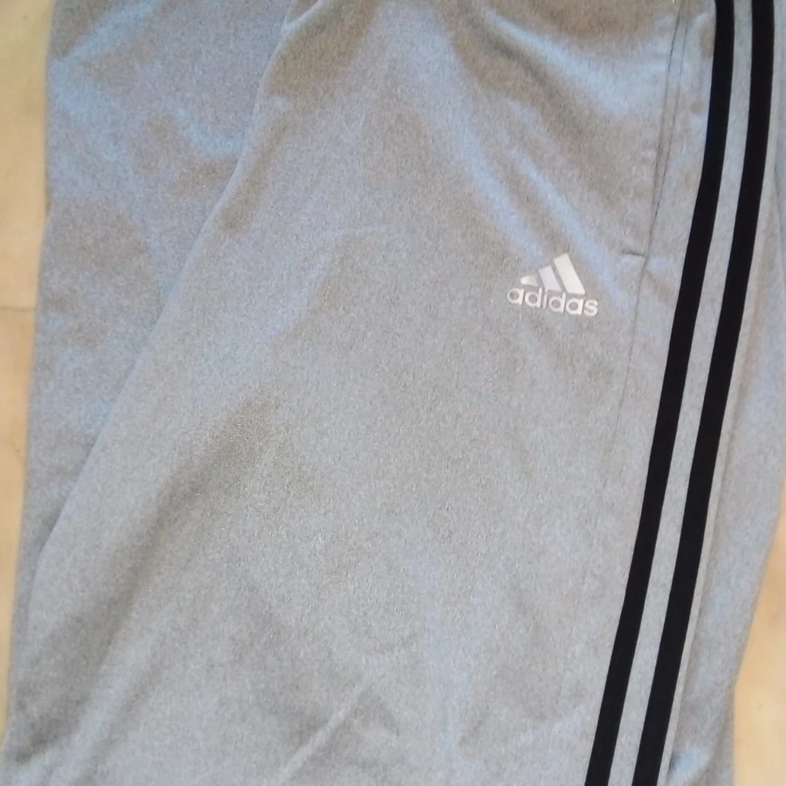 Adidas mjukisbyxor  - 90