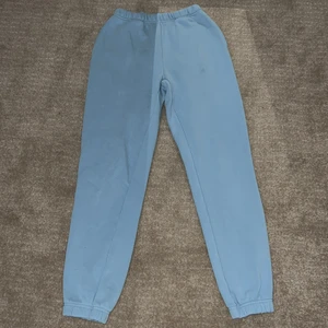 Ginaticot - Säljer nu dessa super bekväma mjukisbyxor ifrån Gina! Kommer inte till användning och köptes för ett år sedan men använt en gång! Själv köpt för 349kr. Kommer som sagt nytvättad hem!