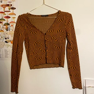 Tröja från stradivarius - Kofta som jag även använt som topp. Frakt tillkommer <3