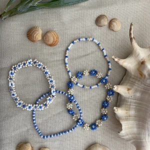 Armband  - Armband 15 kr/st 🫶 vid köp av fler får man rabatt 💗 frakten kostar 13 kr☺️