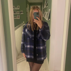 Jacka - Säljer denna snygga vår/höstjacka i storlek: Xs💞  Köparen står för frakten✨