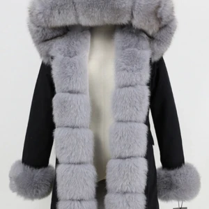 Grå pälsjacka - Säljer min fina jacka med grå päls då den inte kommer till användning. Bilderna är lånade men skriv gärna så skickar skickar jag bilder på den