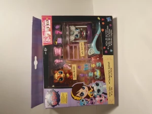 LPS Littlest pet shop, set - Hej! Finns att hämta vid kungsholmen, frakt kan också diskuteras :) / Hi! Available at kungsholmen, shipping can be discussed :)   skick: helt ny storlek: - pris: 200ke extra: - / condition:  size: - price: 200kr extra: -