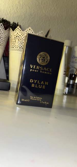 Versace Dylan Blue Pour 50 ml ouppackad. Manlig och fräsch doft🤩Nypris 710 kr