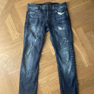 Snygga herrarnas från Jack & Jones - Superfina jeans. Storlek S/M