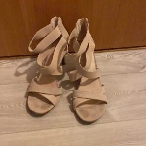 Klackar  - Ljus rosa klackar