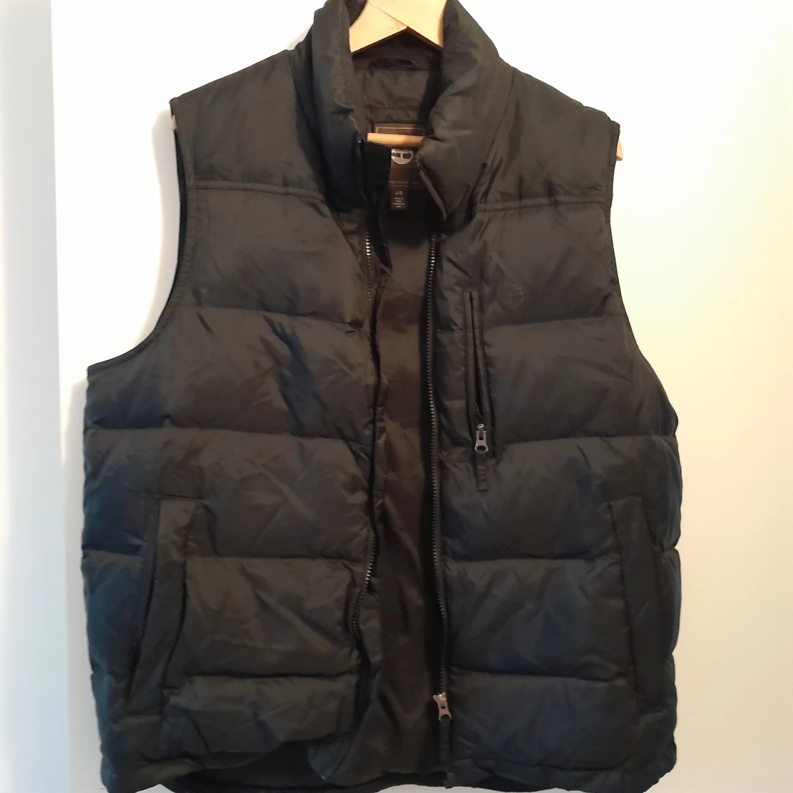 Linne , svart väst, tun alldaglig tröja. - 90