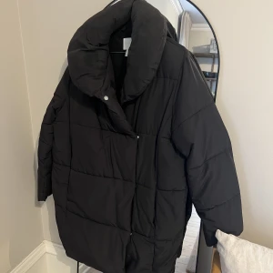 Jacka från H&M  - Jacka från H&M i fint skick!  Oversized 