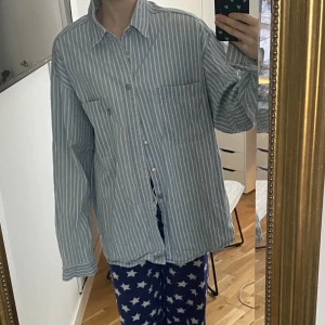 Skjorta - Randig skjorta från levis💕