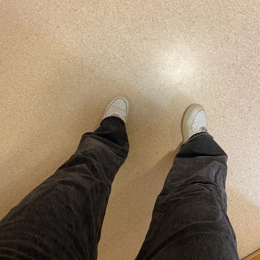 Fina svarta jeans från lager 157 i storlek XS-S och jag är 168cm. Fint skick🌟. Jeans & Byxor.