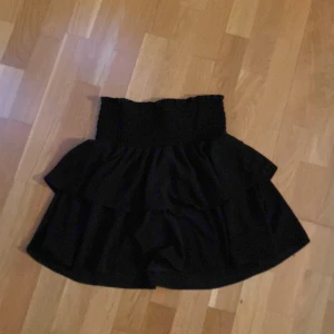 Chelsea  - Säljer min väldigt fina Chelsea kjol! Bara använd ett fåtal gånger🌺✨