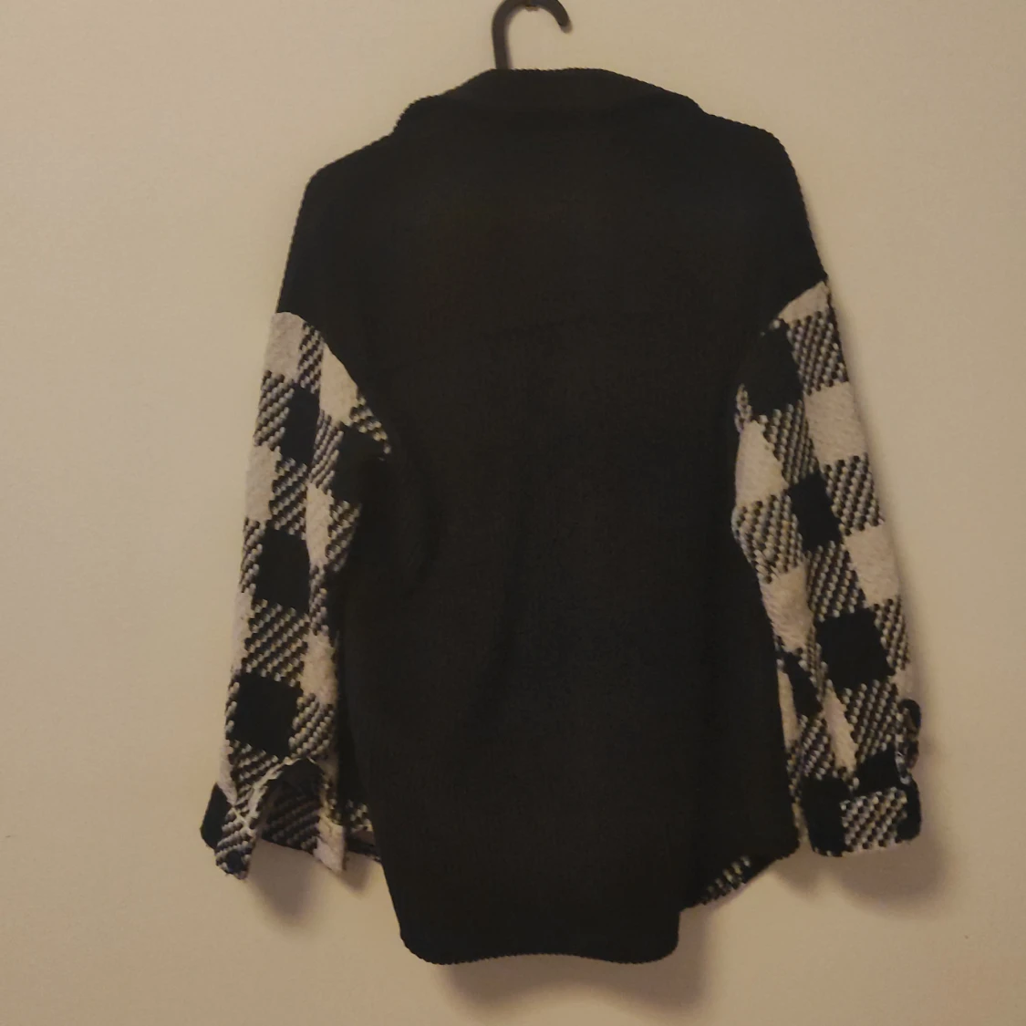 Black and white thick shirt - 90