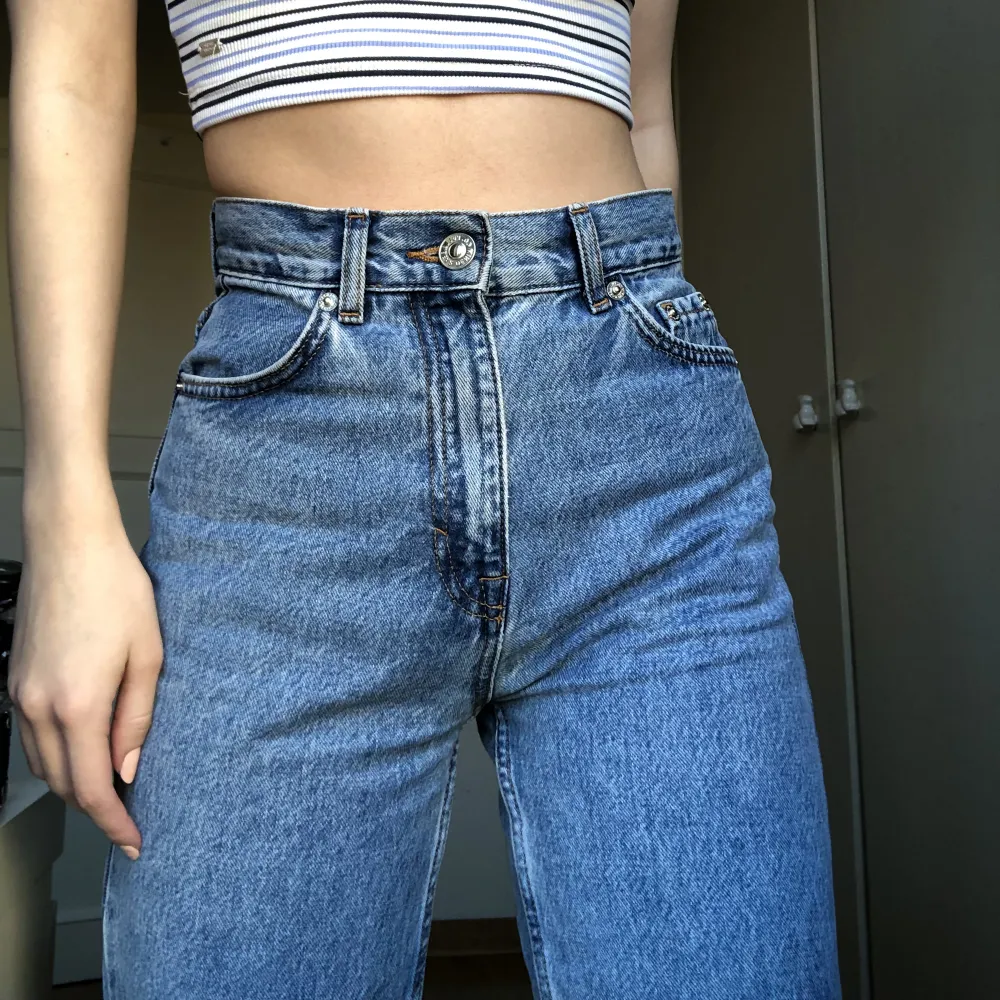 Pull&bear jeans. Storlek 34. Passar petite, 60-64 cm midja. Mötas i Malmö eller skickas mot frakt. . Jeans & Byxor.