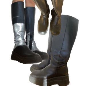 Plattå stövlar  - Snygga chunky stövlar med fyrkantig tå! I skinn och sparsamt använda 👢