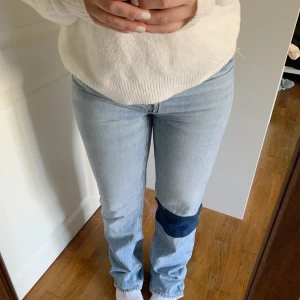 Jeans  - Säljer dessa sjukt coola jeans. Storlek 36! Köparen står för frakten! 