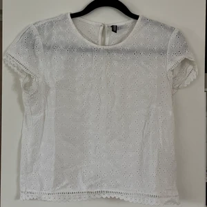 Sommartopp - Söt sommartopp från hm. Storlek 34🌸 Köparen står för frakten.