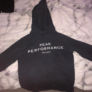 Peak performance hoodie  - En hoodie från Peak performance. Använd ett par gånger men är i bra skick