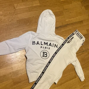 Balmain Paris  - Hejsan säljer nu min balmain dress inga fläckar osv på den stl S