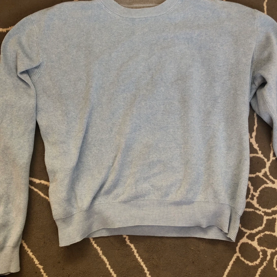 Ljusblå tröja - 90