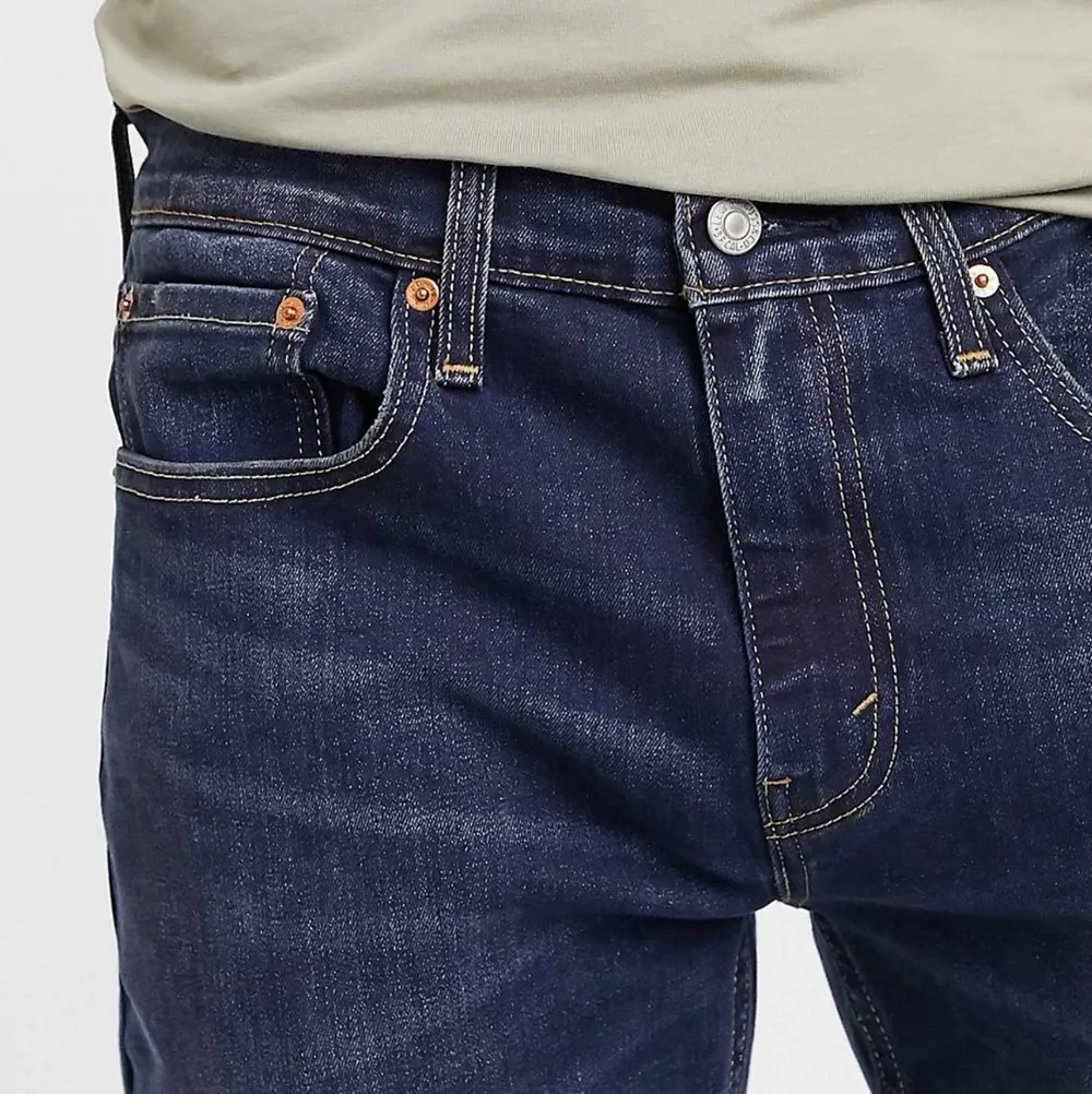 Säljer dessa jeans ifrån Levi’s - 502 BLÅ STL W34 (aldrig använda).. Jeans & Byxor.