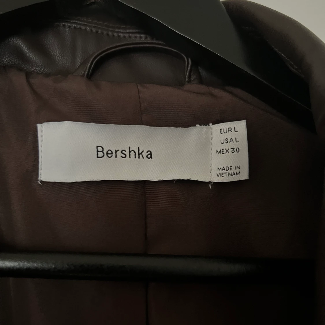 Bershka blazer i brunt läder Strl L - 91