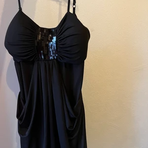 Klänning - as Nice klänning!! Passar nog allt från xs-M. Jag är en S, står ingen storlek i.