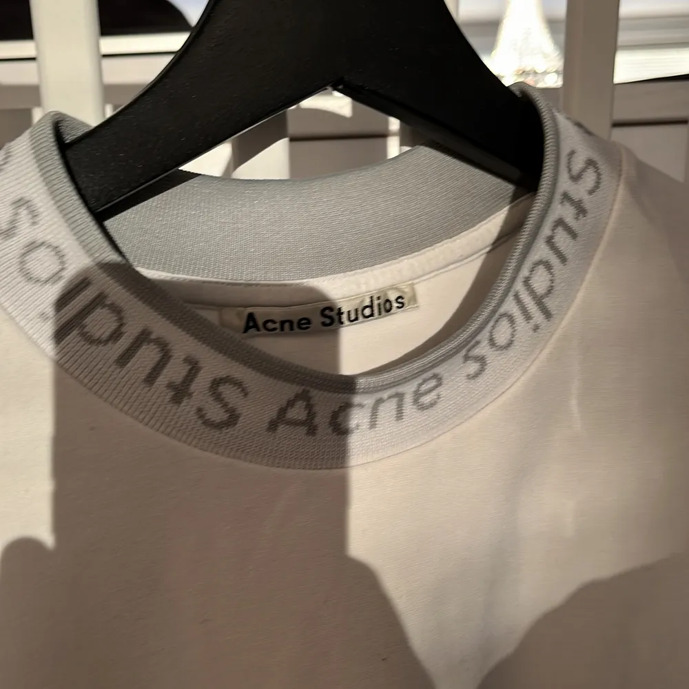 Acne studios shirt, oversized,  perfect condition. T-shirts.
