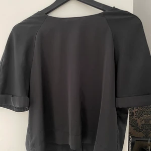 Tröja - Jättefin T-shirt från bikbok. Tröjan är ganska oversized så skulle säga att den passar allt ifrån xs-m