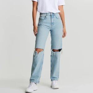 Gina Tricot premium denim jeans  - Premium denim jeans från Gina tricot i ljusblått, stl 32. Säljer för 190+frakt 