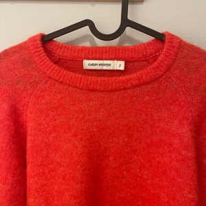 Carin Wester strlk S - En jättefin och mysig tröja, som är nästan helt ny den ligger tyvärr bara i garderoben och kommer inte till användning. 