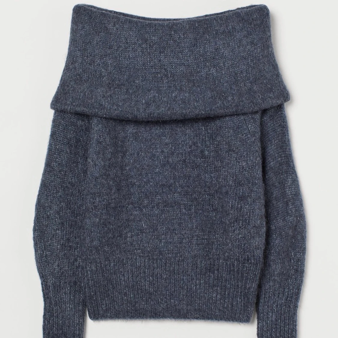 Off shoulder stickad tröja - 90