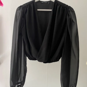 Topp - Superfin topp från Nelly, helt oanvänd