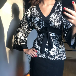 Mönstring tröja.  - Storlek s/m. Väldigt bra skick. 