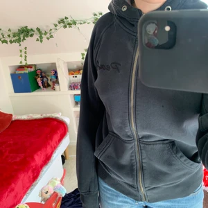 Peak hoddie - Jätte snygg Peak performance hoddie!