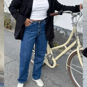 Monki taiki straight jeans - Säljer dessa fina jeans som jag tyvärr inte får så mycket användning av. Mycket bra skick! Kontakta mig vid fler frågor eller funderingar om jeansen🥰 tryck INTE på köp nu utan skriv vid intresse💙