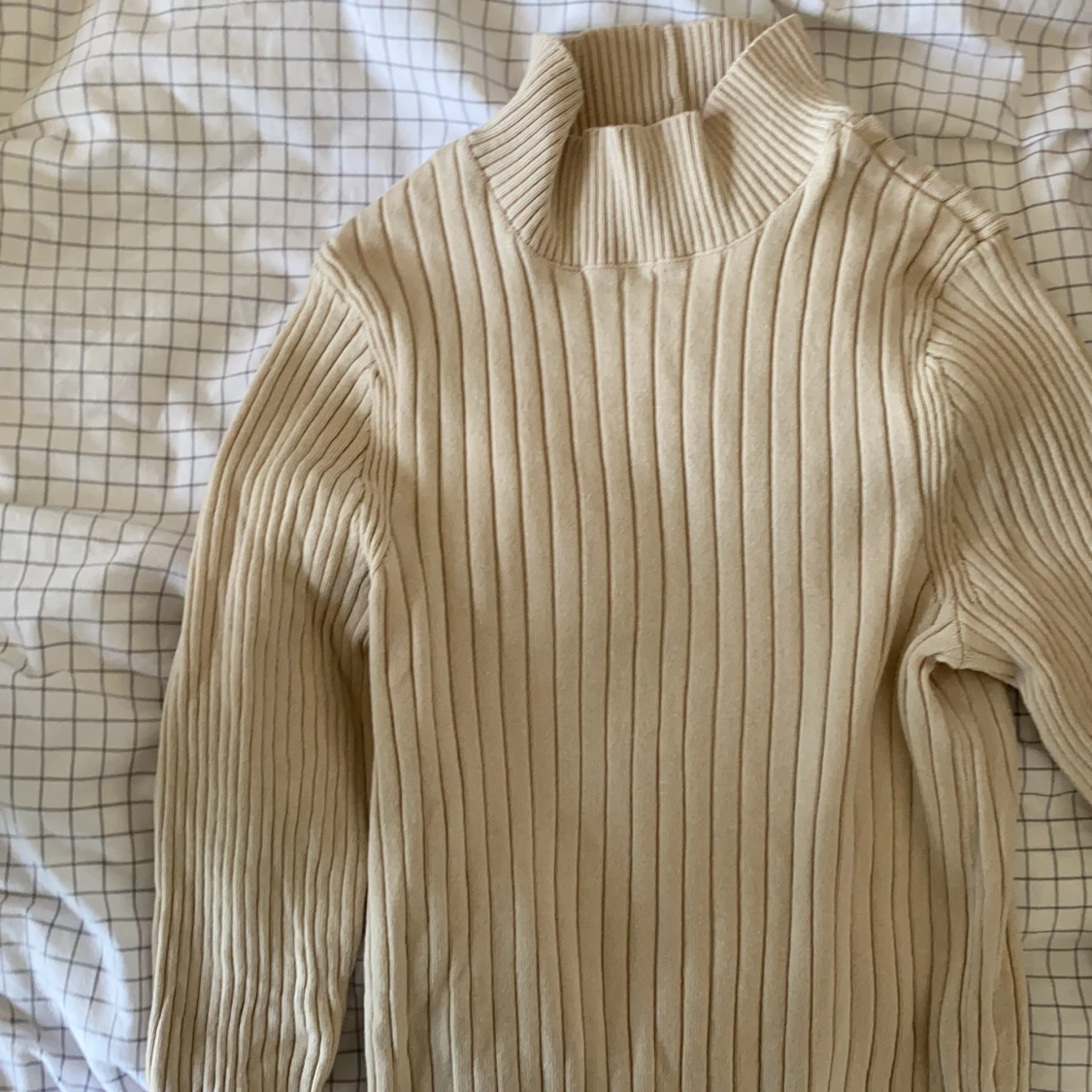 Beige polotröja