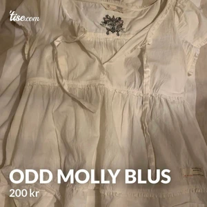 Vit supersöt blus - I storlek 0, xs/s och endast använd en gång! 