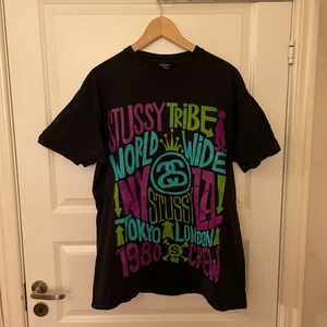 Stussy t-shirt - XL passar L