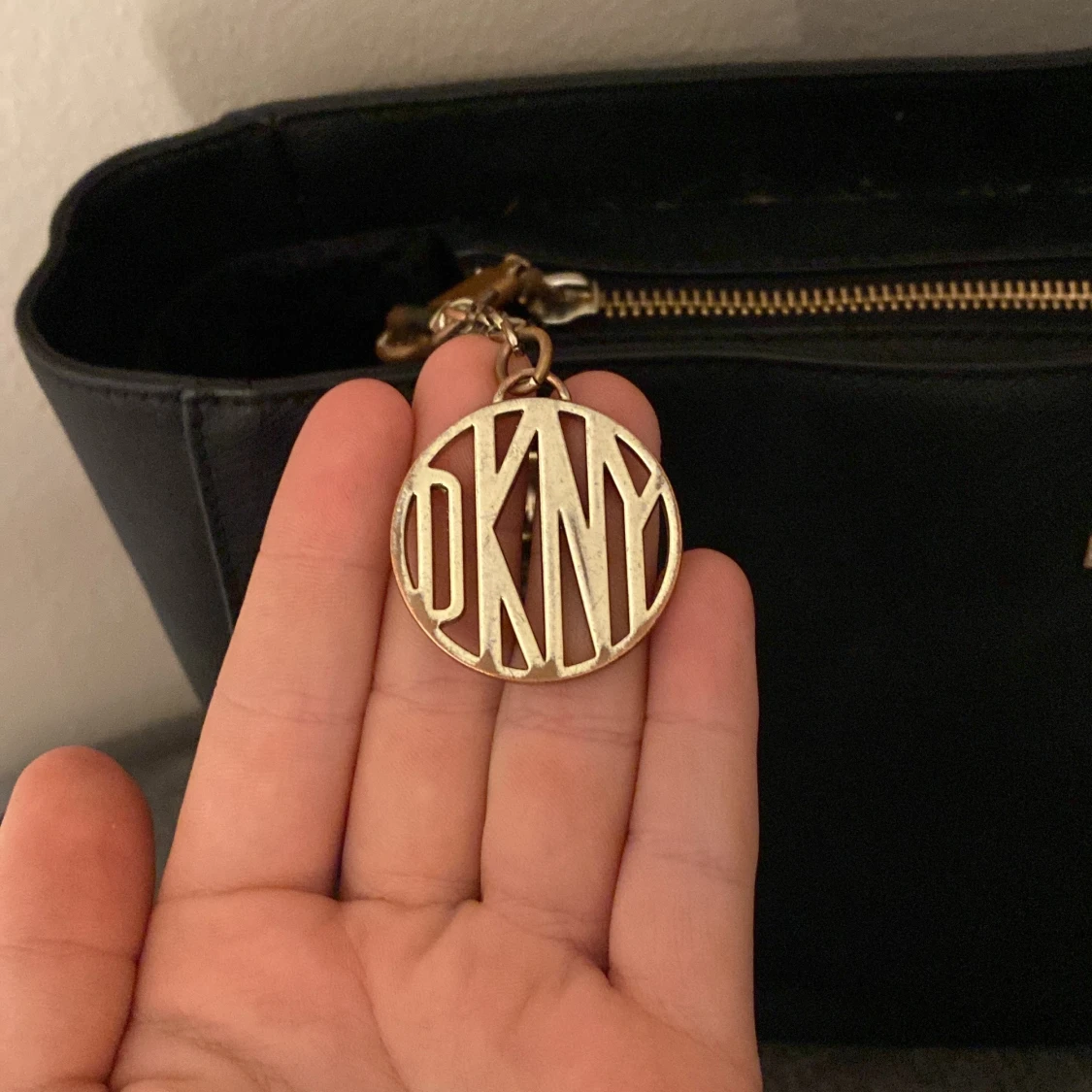 Riktigt dkny väska  - 91