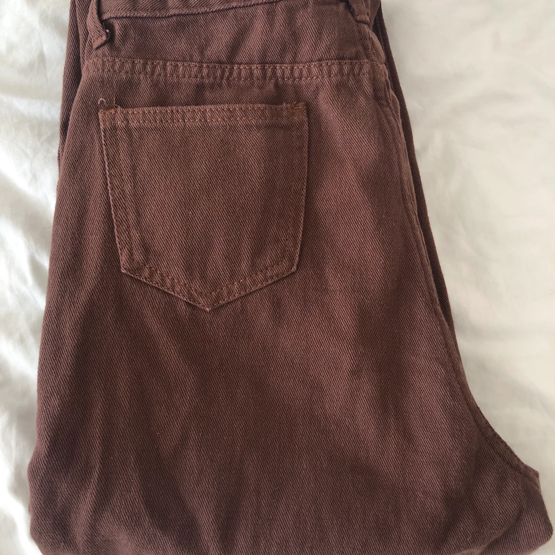 Trendiga bruna byxor  - 90