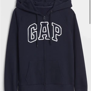 Gap zip hoodie  - Säljer denna Gap hoodie! Skriv privat vid intresse!