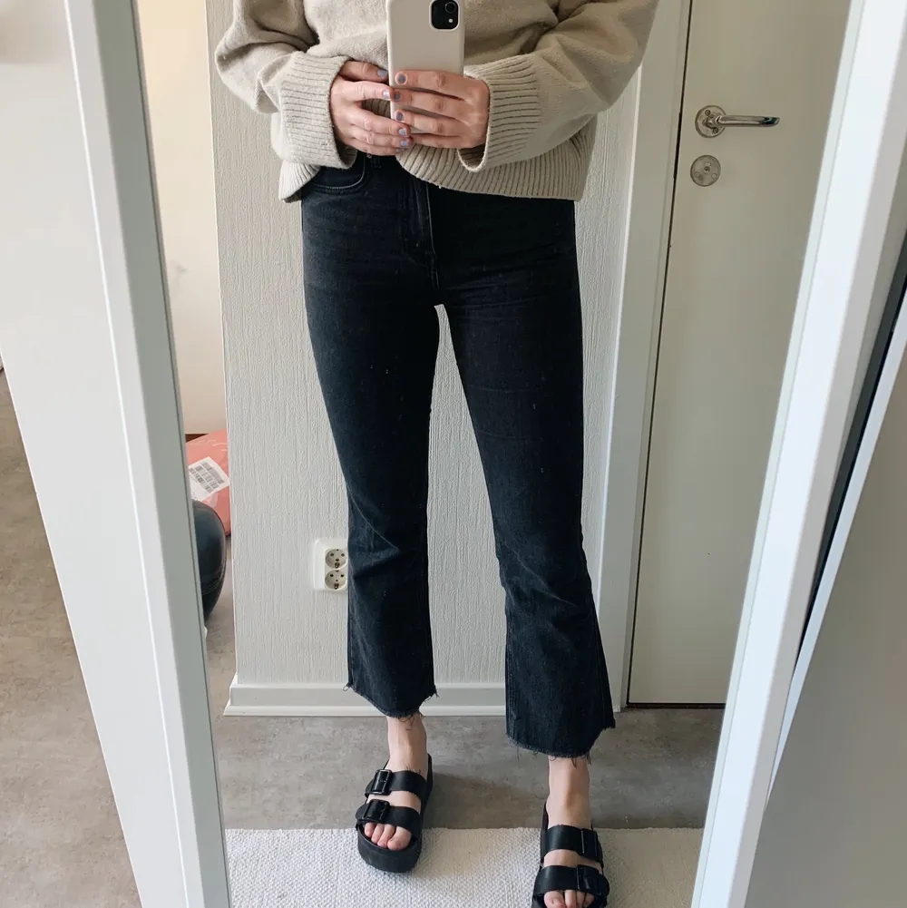 Svarta jeans från Gina Tricot 🖤🤍. Jeans & Byxor.